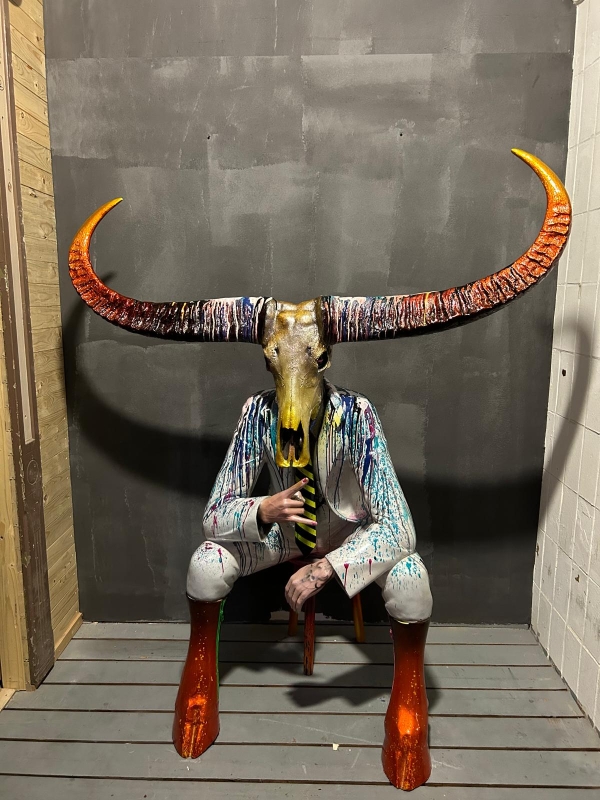 Skulptur "Der Büffel"